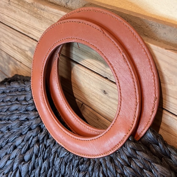 Who What Wear Black Tote With Brown Handles - Picture 2 of 7